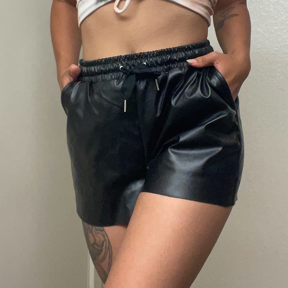 BNWT BLACK PLEATHER SHORTS